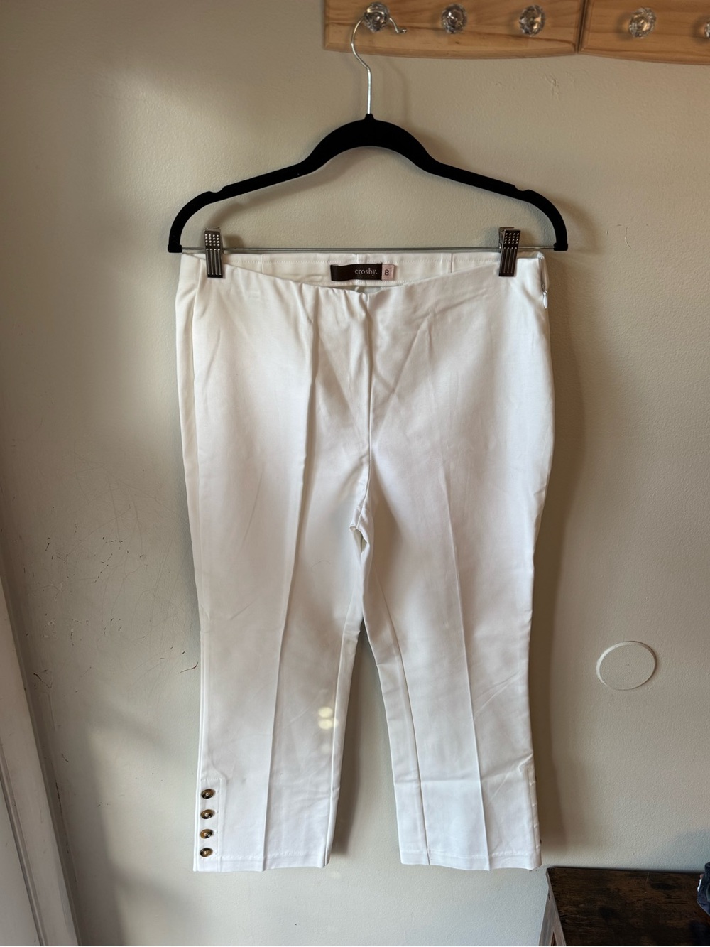 Crosby by Mollie Burch White Button Detail Cropped Capri Pants Side Zip Size 8